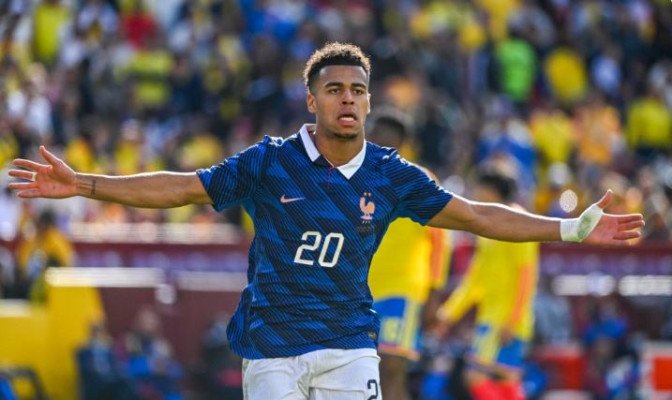 বেঞ্চের ১১ খেলোয়াড় মাঠে নামিয়ে কলম্বিয়াকে শক্তি প্রদর্শন করল ফ্রান্স