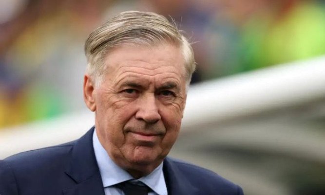 বিশ্বকাপের আগে চুক্তি নবায়ন করলেন আনচেলত্তি