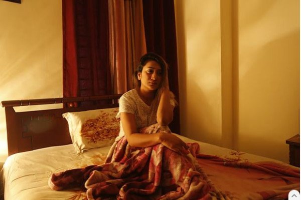 সারা দিন ক্লান্ত লাগে, তবু রাতে ঘুম নেই? জেনে নিন ‘ওয়্যারড–টায়ার্ড’ চক্রের রহস্য