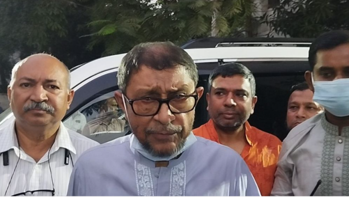 খালেদা জিয়ার গৃহপরিচারিকা ফাতেমার ভাতিজিকে দেখতে ঢামেকে স্বাস্থ্যমন্ত্রী