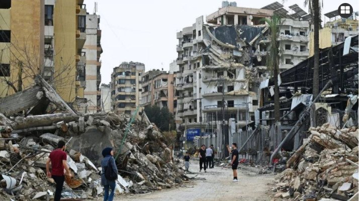 লেবাননে বুলডোজার দিয়ে একের পর এক ঘরবাড়ি গুঁড়িয়ে দিচ্ছে ইসরায়েল