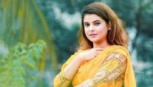 ঢাকা-৮ আসনের ভোটার হওয়ায় আক্ষেপ ফারিয়ার