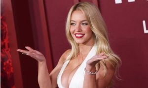 রেকর্ড গড়ে নতুন মাইলফলকে সিডনি সুইনি