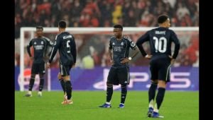 ২ লাল কার্ড ও গোলরক্ষকের গোল, বিধ্বস্ত হয়ে প্লে-অফে অবনতি রিয়ালের