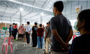 থাইল্যান্ডে ভোটগ্রহণ শুরু, আলোচনায় তিন প্রধান রাজনৈতিক দল