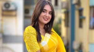 হাসপাতাল থেকে বাসায় ফিরলেন তানিয়া বৃষ্টি