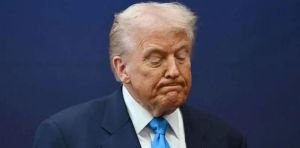 আদালত অবৈধ ঘোষণার পরও ১০ শতাংশ শুল্ক ঘোষণা ট্রাম্পের