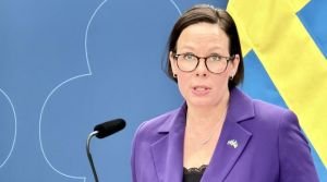 নাগরিকদের ‘দ্রুত’ ইরান ছাড়ার নির্দেশ সুইডেনের