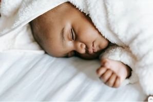 শিশুর জ্বরের সঙ্গে খিঁচুনি হয় কেন