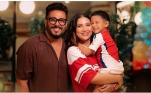 সন্তানসহ দুবাইয়ে আটকে শুভশ্রী, কলকাতায় বসে উদ্বিগ্ন স্বামী