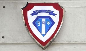 পদত্যাগ করেছেন দুদক চেয়ার‍ম্যান ও দুই কমিশনার