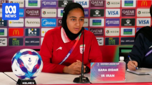 যুদ্ধ বিধ্বস্ত ইরান, কাঁদলেন তারকা ফুটবলার