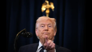 ইরান যুদ্ধে নিয়ন্ত্রণ হারিয়েছেন ট্রাম্প: ডেমোক্র্যাট সিনেটর