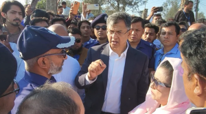 কক্সবাজার সৈকতের বালিয়াড়িতে কোনো স্থাপনা থাকবে না: স্বরাষ্ট্রমন্ত্রী