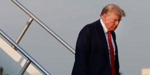 ইরান যুদ্ধের কারণে ট্রাম্পের জনপ্রিয়তা তলানিতে