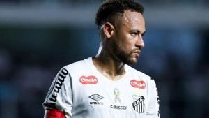 বিশ্বকাপে খেলার সম্ভাবনা ক্ষীণ হচ্ছে নেইমারের