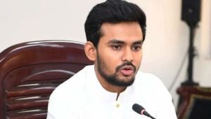 বিসিবির ‘সংবিধান’ নিয়ে স্বরাষ্ট্রমন্ত্রীকে যা বললেন আসিফ মাহমুদ