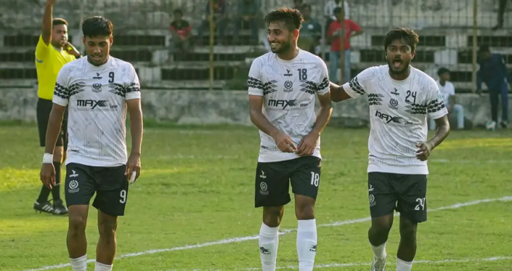 বাংলাদেশ ফুটবল লিগে মোহামেডান ও ব্রাদার্সের জয়