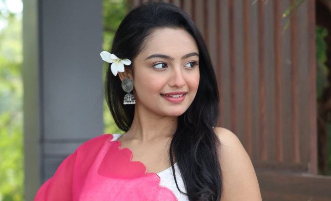 গলায় ফাঁস দিয়ে আত্মহত্যা করলেন জনপ্রিয় অভিনেত্রী