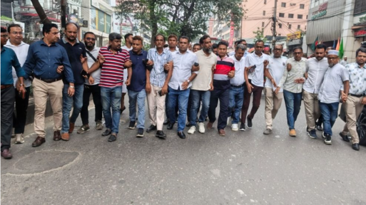 কার্যক্রম নিষিদ্ধ আ. লীগকে রুখে দিতে রাজপথে সোচ্চার পদবঞ্চিত যুবদল নেতারা