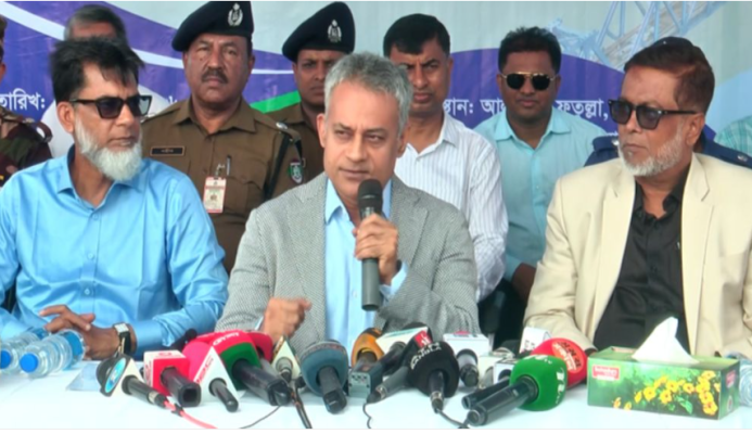 পদ্মা রেলসেতুর পিলারের নিচের মাটিকাটা নিয়ে যা বললেন সেতুমন্ত্রী