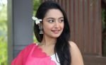 গলায় ফাঁস দিয়ে আত্মহত্যা করলেন জনপ্রিয় অভিনেত্রী