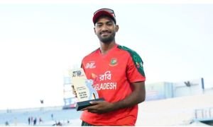 ‘অভিষেকের’ ৩০ মাস পর একাদশে রিপন মন্ডল