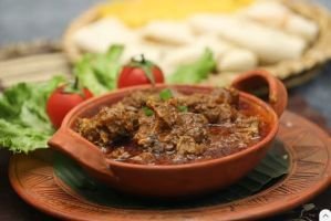 খাসির মাংস কখনো শর্ষের তেলে রেঁধেছেন? দেখুন রেসিপি