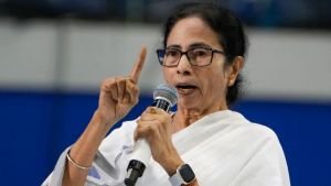 বিজেপি নয়, তৃণমূলের লড়াই ছিল নির্বাচন কমিশনের বিরুদ্ধে: মমতা