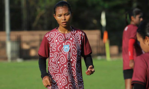 মা হারালেন ফুটবলার শিউলি, অনুশীলন বাতিল