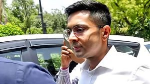 চাপের মুখে তৃণমূল: সিআইডি ও ইডির জেরায় অভিষেক