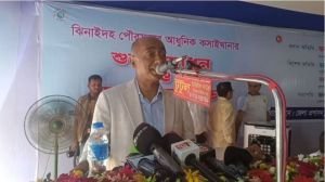 অফিসে সময়মতো না এলে আপনাকে আমার ‘আসসালামু আলাইকুম’ দিতে হবে: আইনমন্ত্রী