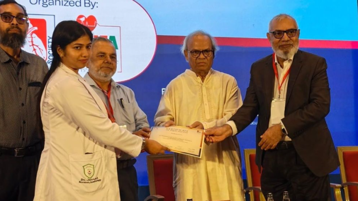 রাজনৈতিক বিবেচনায় কাউকে এগিয়ে দেওয়া মানবতার ওপর আঘাত: রিজভী