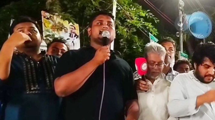 সরকার বিদ্যুৎ না দিয়ে জনগণের হাতে হারিকেন ধরিয়ে দিয়েছে: হাসনাত আবদুল্লাহ