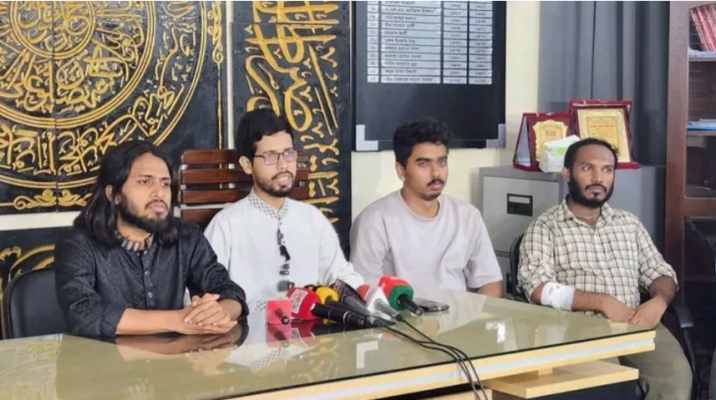 নিষিদ্ধ ছাত্রলীগের প্রতি ‘মায়াকান্না দেখানো’ সাংবাদিকদের উদ্দেশে কঠোর বার্তা রাকসু ভিপির