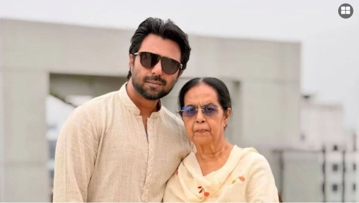 মায়ের জন্মদিনে অপূর্ব, ‘তুমি হাসলে আমার পৃথিবী আলোয় ভরে যায়’