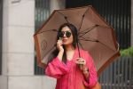 মেয়েদের কেন গরম বেশি লাগে? কারণগুলো জানুন