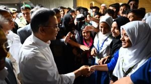 শত ব্যস্ততার পরও কোমলমতি শিক্ষার্থীদের সঙ্গে প্রধানমন্ত্রীর স্বাক্ষাৎ