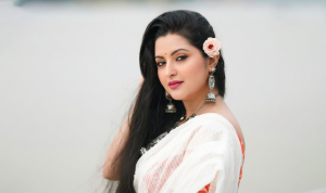 সাকিব আল হাসানকে ছাড়িয়ে শীর্ষে পরীমনি