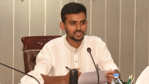 হাসিনাকে নিয়ে ভারত সরকারও এক ধরনের চাপে আছে: আসিফ
