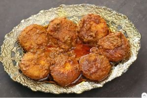 খাবেন নাকি, ছানার কোফতা কারি?