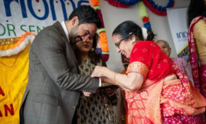 প্রবীণ ভারতীয়দের সঙ্গে রাখীবন্ধনে অংশ নিলেন মেয়র মামদানি