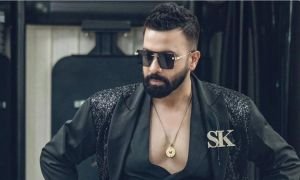 ২ মাস পর দেশে ফিরলেন শাকিব খান