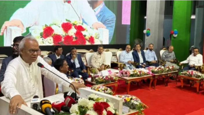 বস্ত্র ও পোশাক খাতের সংকট কাটাতে ব্যাংক খাত পুনর্গঠন জরুরি: রিজভী