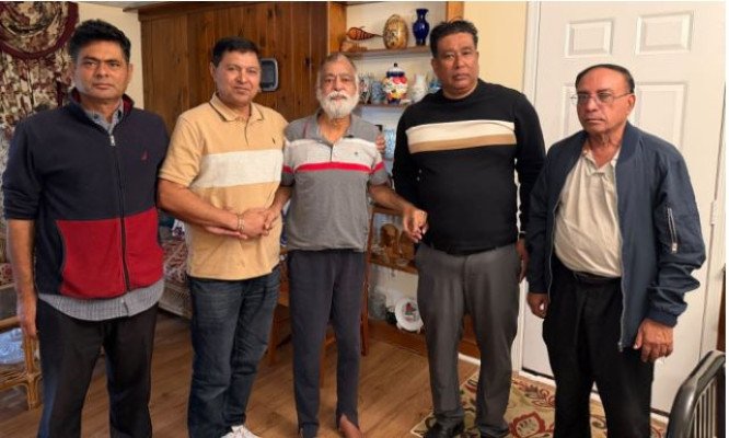 ভার্জিনিয়ায় অসুস্থ মুক্তিযোদ্ধা সাংবাদিক হারুন চৌধুরীকে দেখতে গেলেন বাংলাদেশি কমিউনিটি নেতৃবৃন্দ