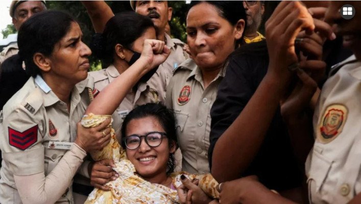 বাংলাদেশ আমাদের পথ দেখিয়েছে: ভারতের জেন জি আন্দোলন নিয়ে নেহা বোরা