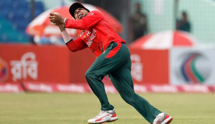 সাইফের জোড়া আঘাত, টাইগার শিবিরে স্বস্তি