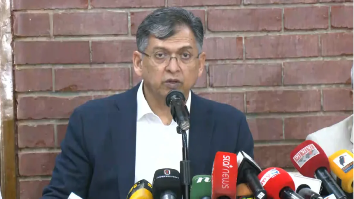 তত্ত্বাবধায়ক সরকারের প্রধান কে হবেন, জানালেন স্বরাষ্ট্রমন্ত্রী
