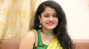 মুসলিমদের চেয়ে হিন্দুরাই বেশি গরুর মাংস খায়, বলে বিপাকে ঝিলিকখ্যাত তিথি