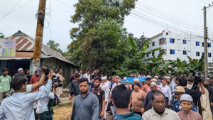 সবাইকে কাঁদিয়ে চিরনিদ্রায় শায়িত অপ্রতিম